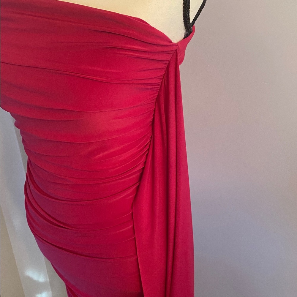Club London Runched mini dress raspberry color with drape side train - Picture 3 of 11